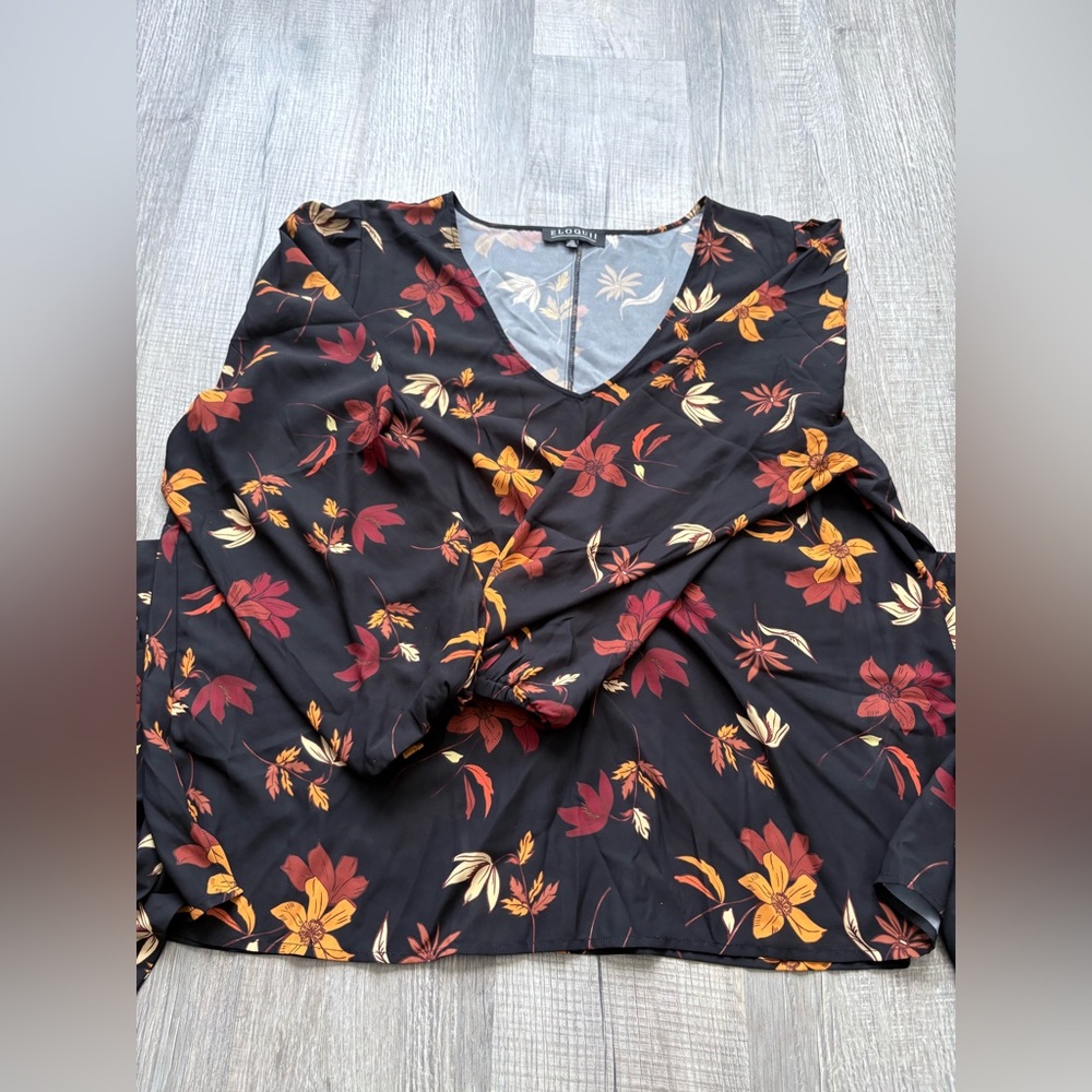 Eloquii Black Floral V-Neck Tie-Waist Blouse - Picture 2 of 5